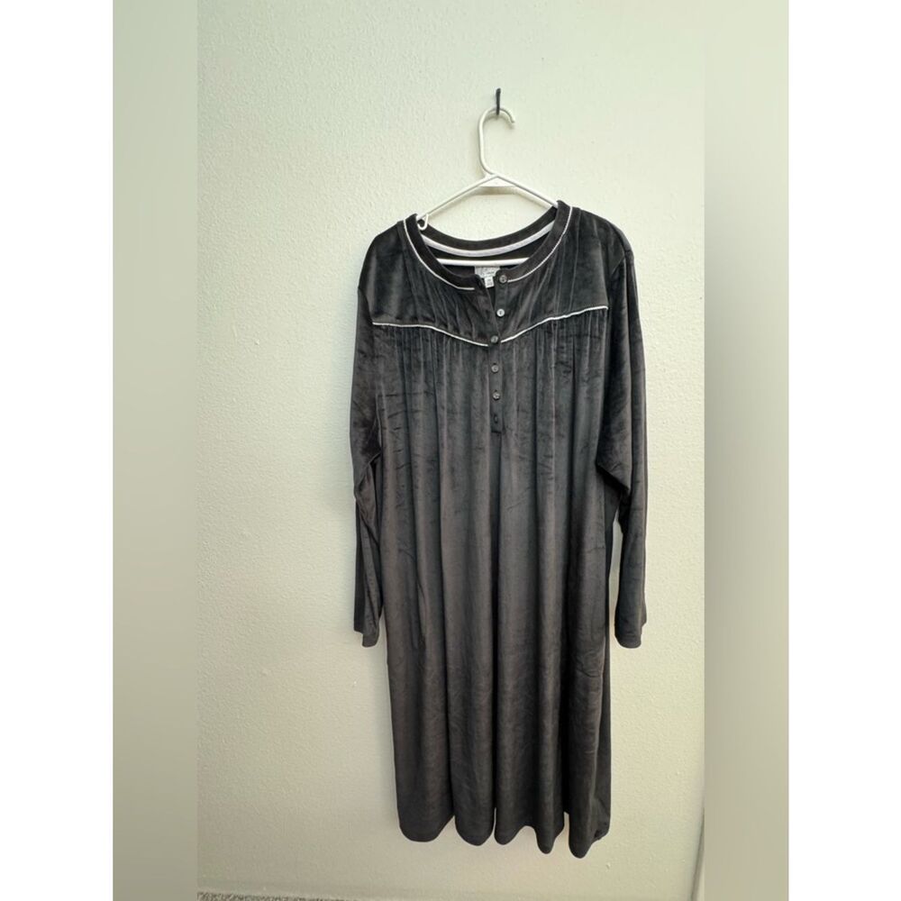 EUC Aria Collection Nightgown Long Sleeve Velour Black Pockets - Size 3X
